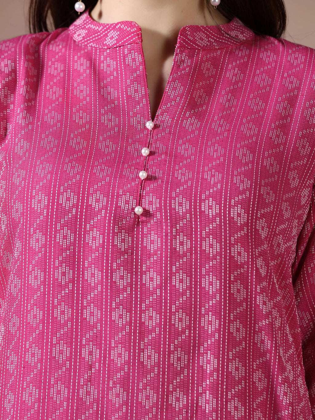 Women Poly Cotton Pink Yarn Dyed Kurta With Comfort Pant