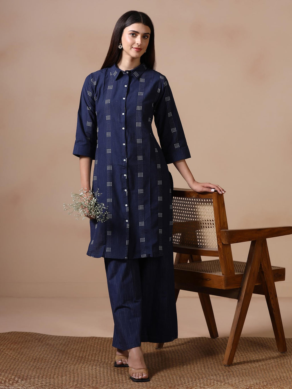 Women Poly Cotton Navy Blue Yarn Dyed Kurta With Wide Leg Pant