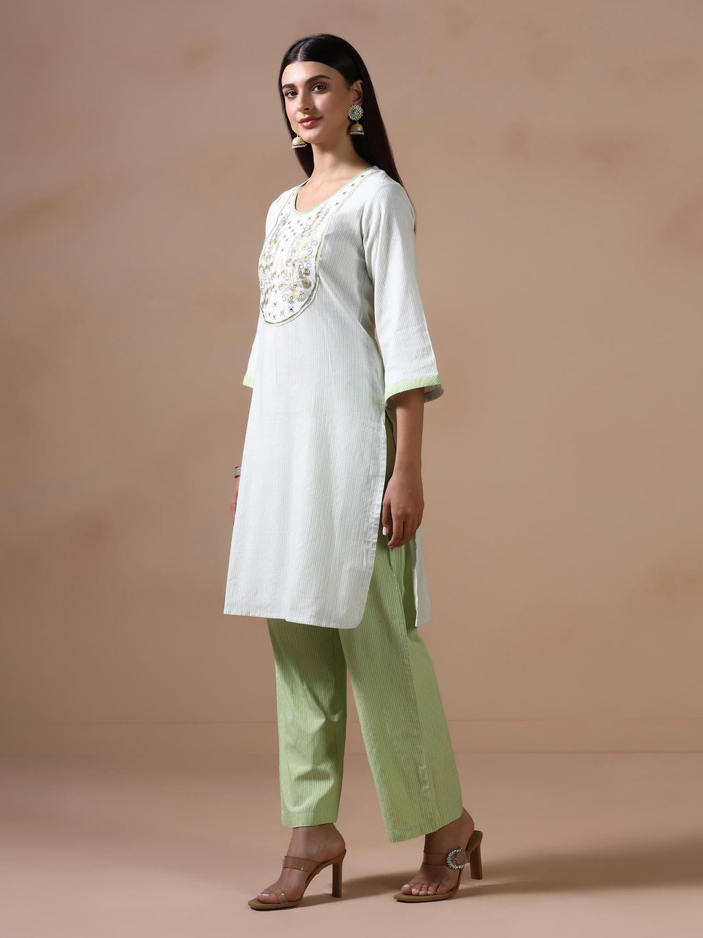 Women Poly Cotton Green Embroidered Yarn Dyed Kurta Comfort Pant Dupatta