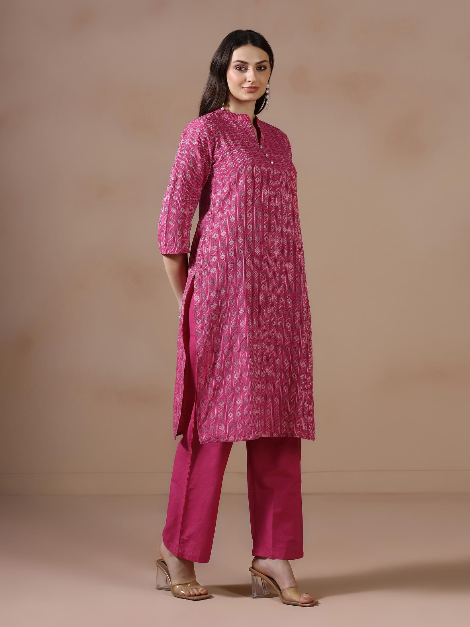 Women Poly Cotton Pink Yarn Dyed Kurta With Comfort Pant