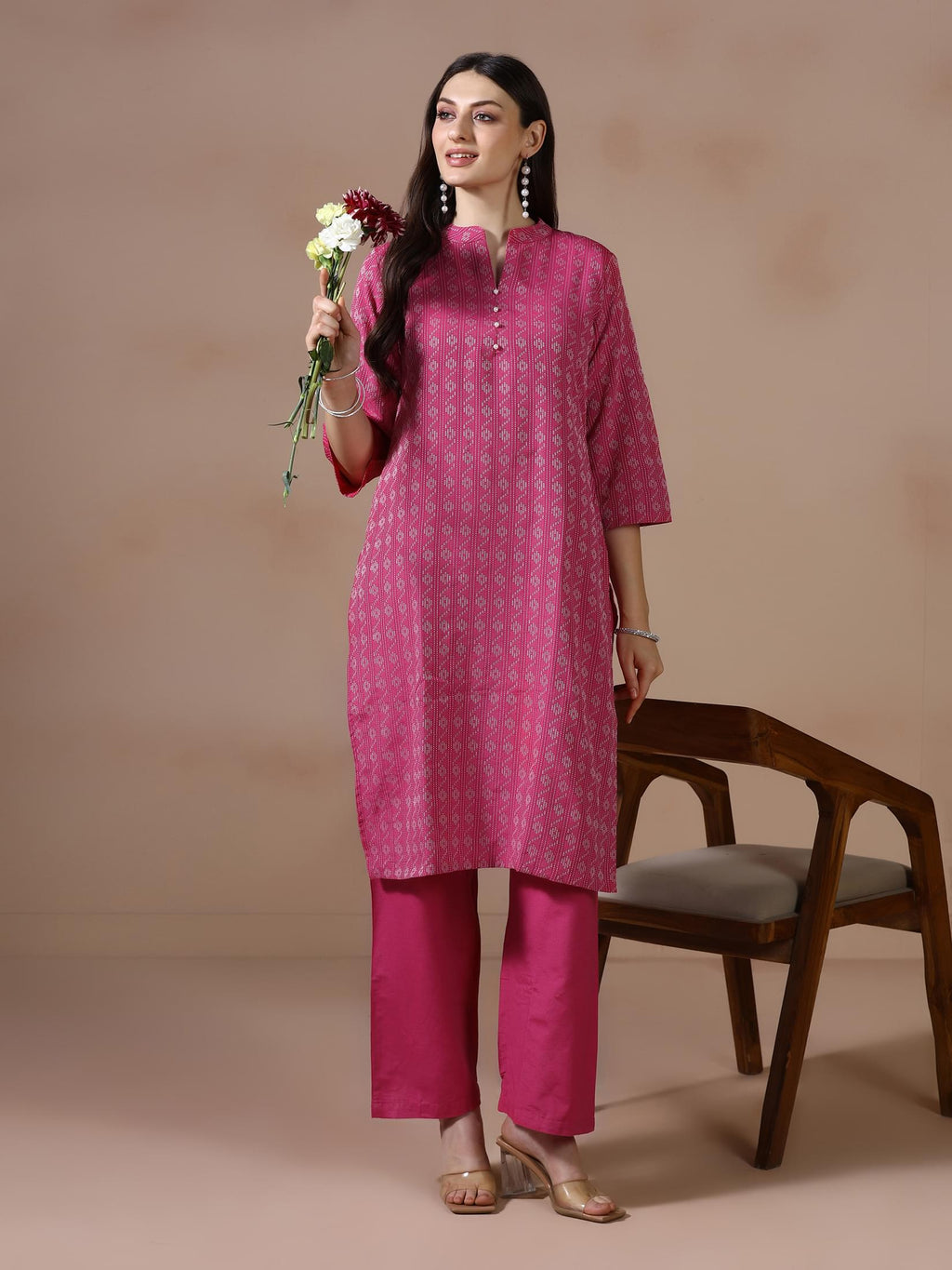 Women Poly Cotton Pink Yarn Dyed Kurta With Comfort Pant